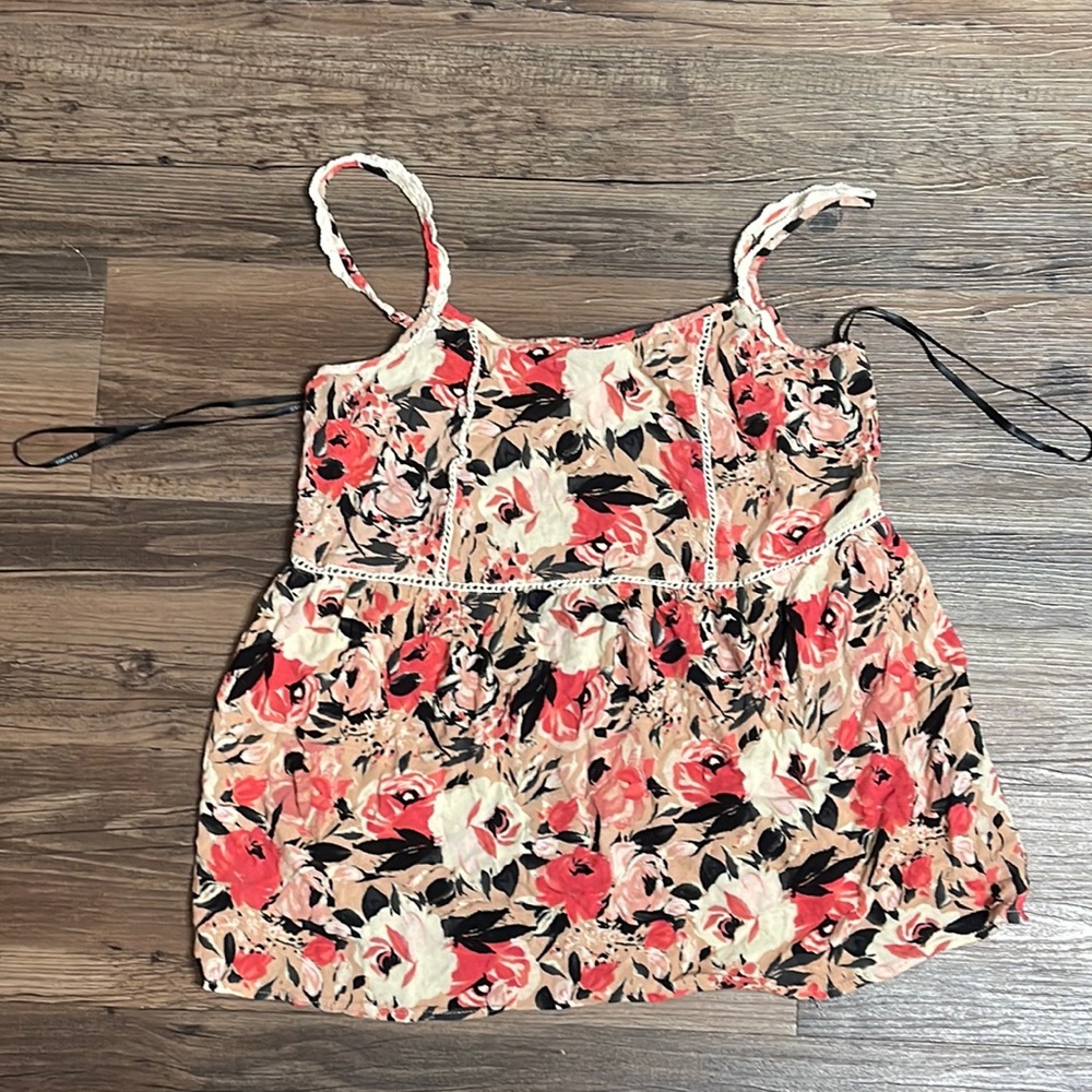 Forever 21 Medium Shirt 🌹🌼